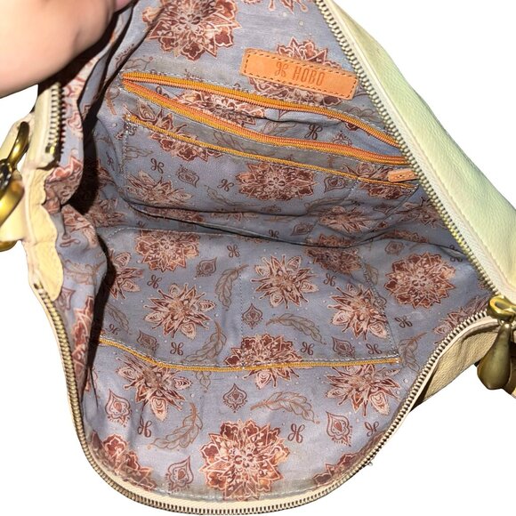 Hobo Cisco Tan Shoulder Bag - Picture 3 of 6